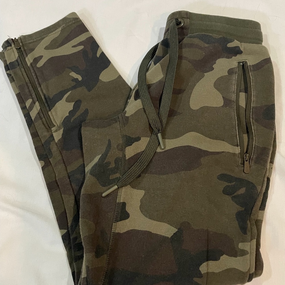 Army fatigue  CSG sweatpants women’s, Size small